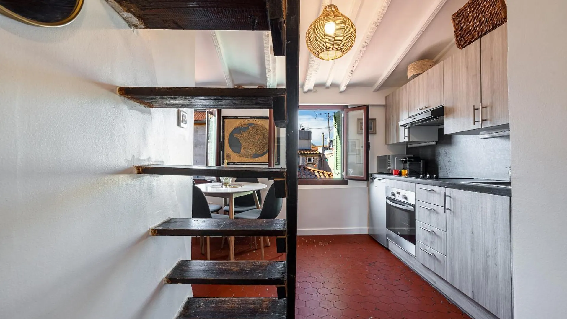 Charming Apartment Old Town Nice 0*,  Frankrike